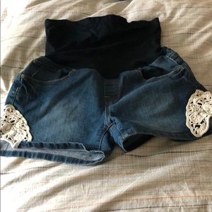 Maternity shorts